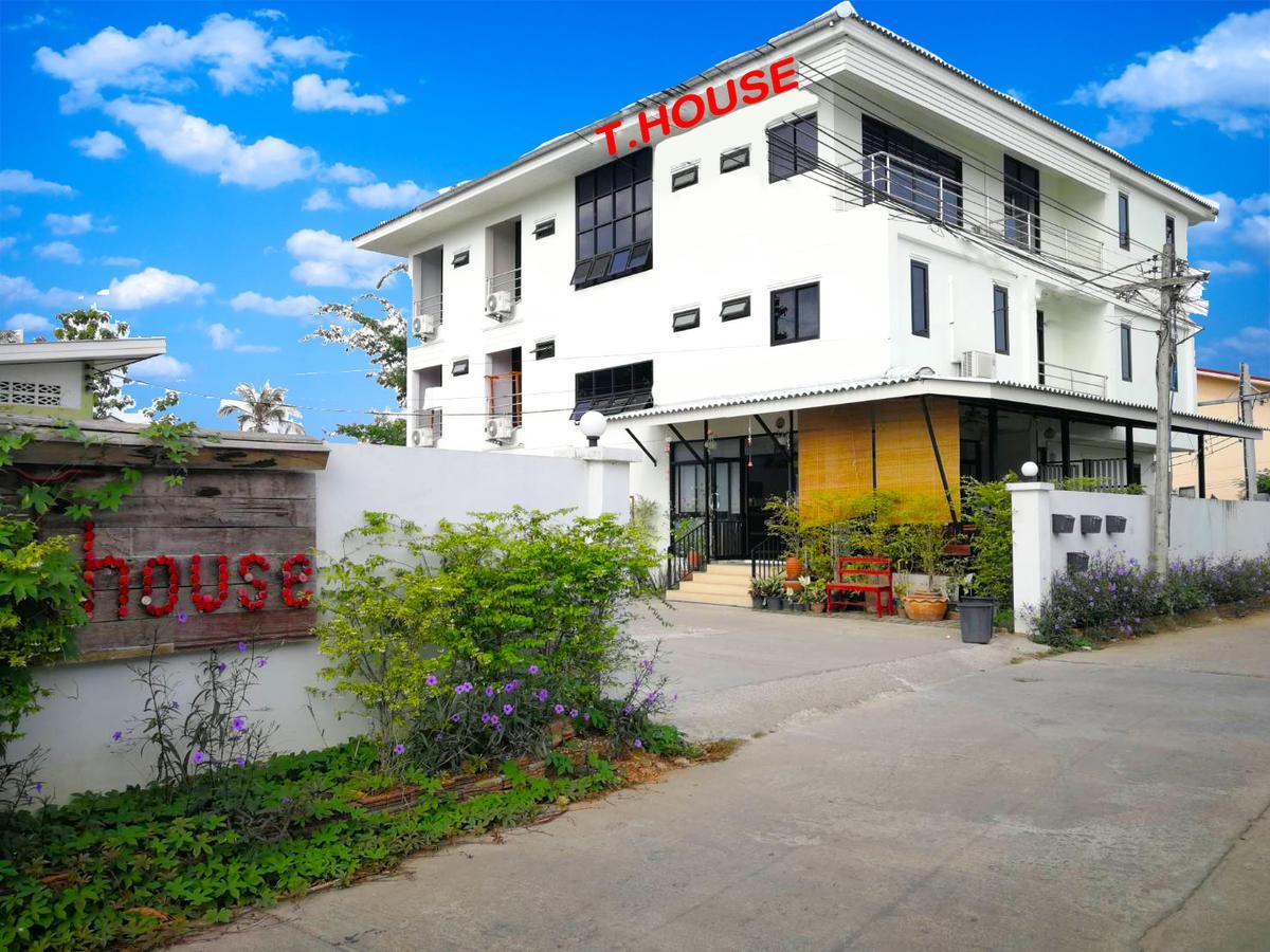 湄梭 T. House酒店 外观 照片